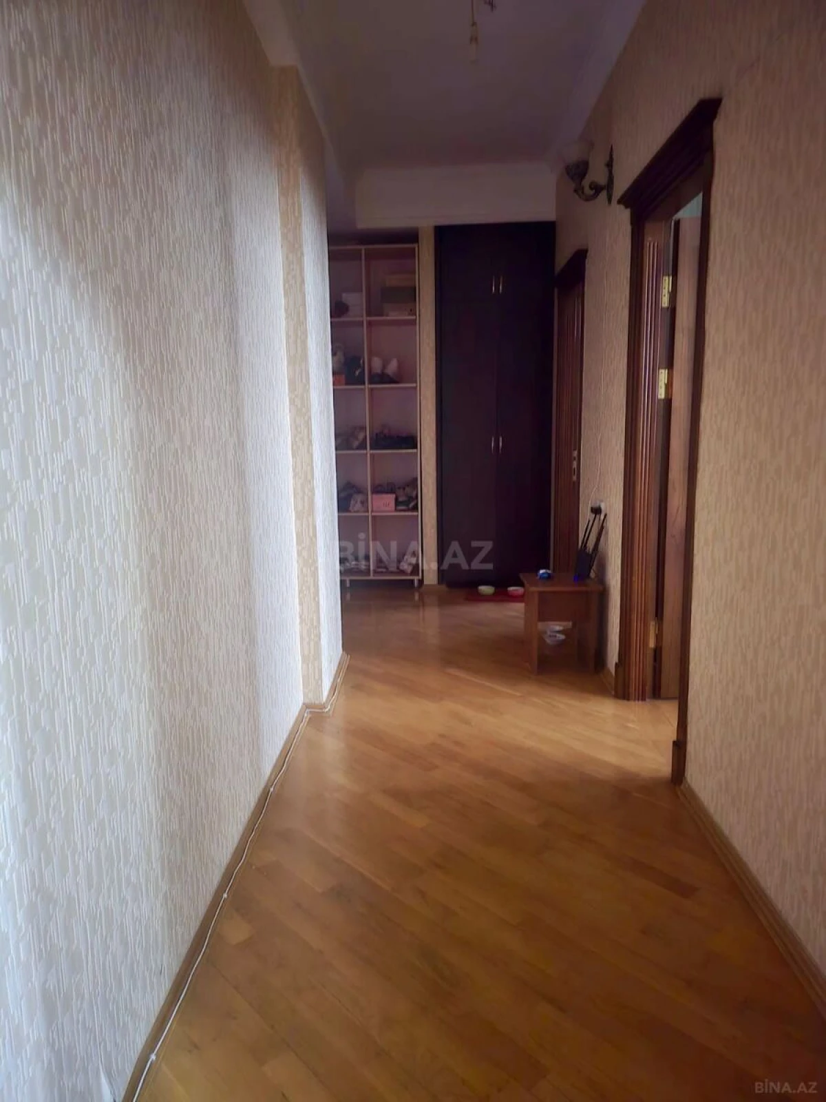 Satılır 3 otaqlı mənzil 132 m²