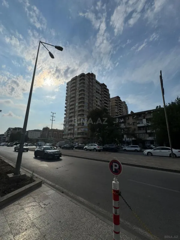 Satılır 3 otaqlı mənzil 132 m²