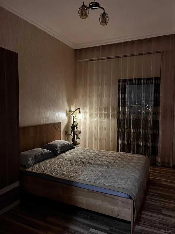 Kirayə verilir 2 otaqlı mənzil 90 m²