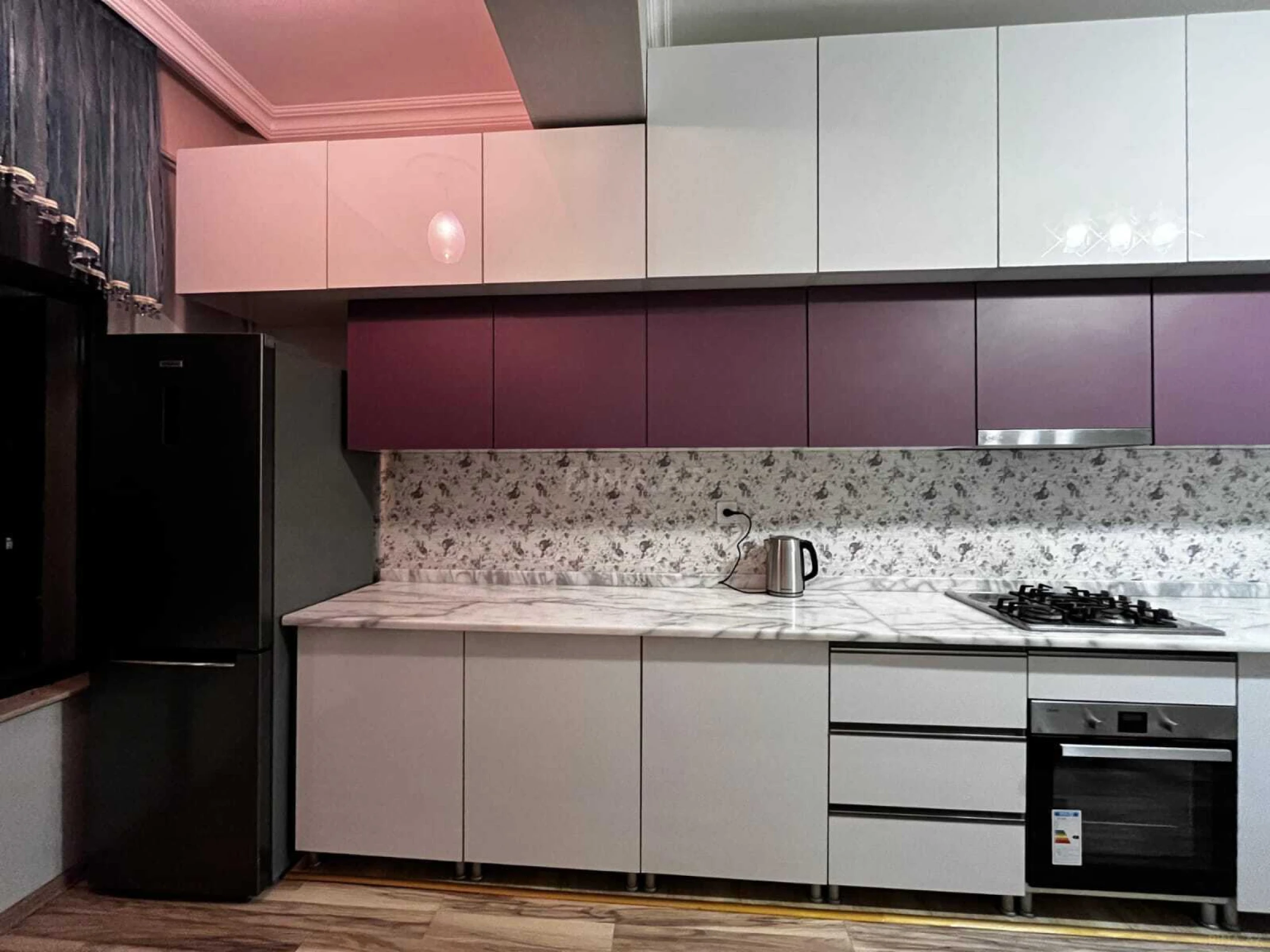 Kirayə verilir 2 otaqlı mənzil 90 m²