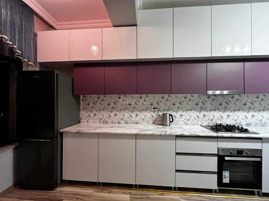 Kirayə verilir 2 otaqlı mənzil 90 m²