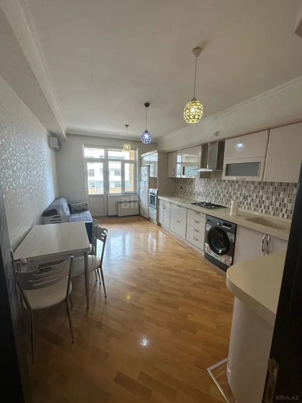 Kirayə verilir 2 otaqlı mənzil 95 m²