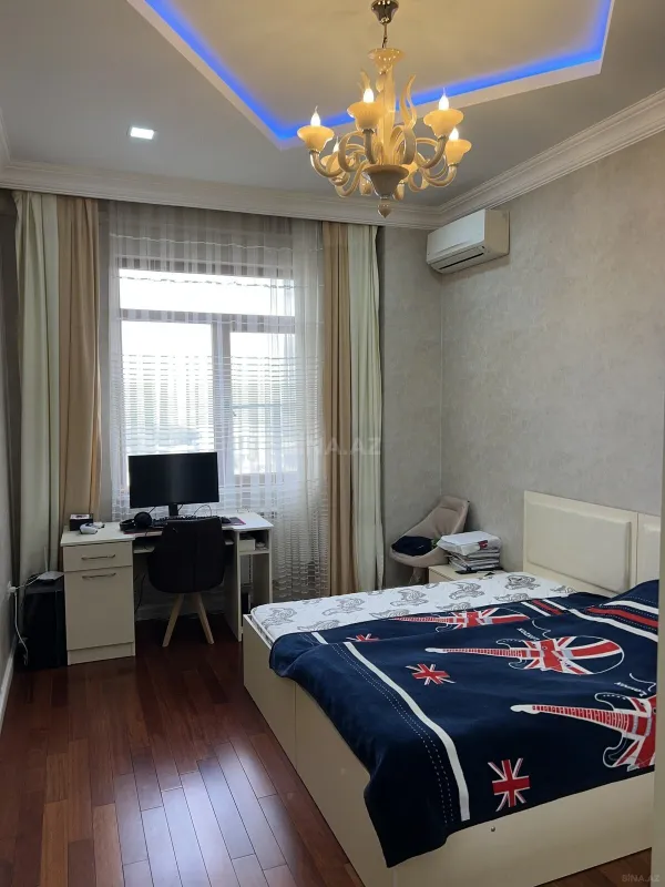 Kirayə verilir 3 otaqlı mənzil 138 m²