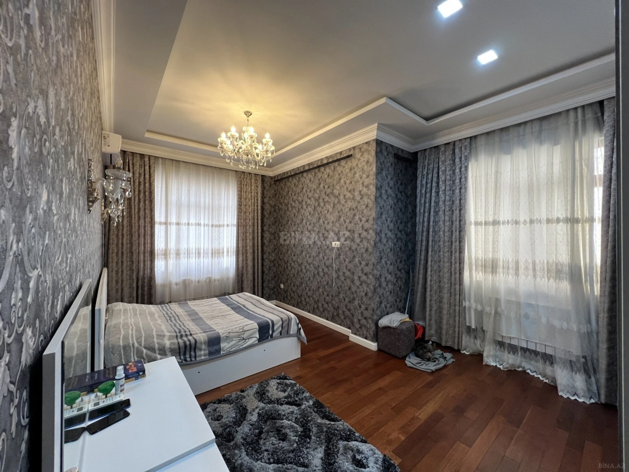 Kirayə verilir 3 otaqlı mənzil 138 m²