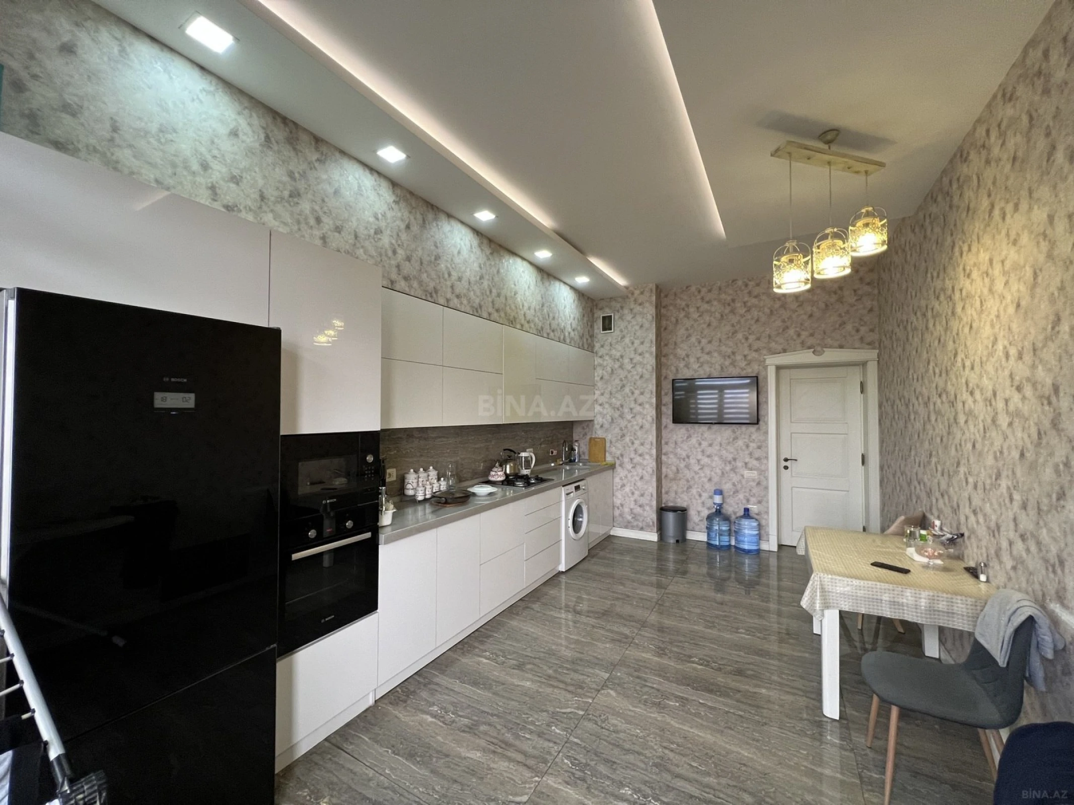 Kirayə verilir 3 otaqlı mənzil 138 m²