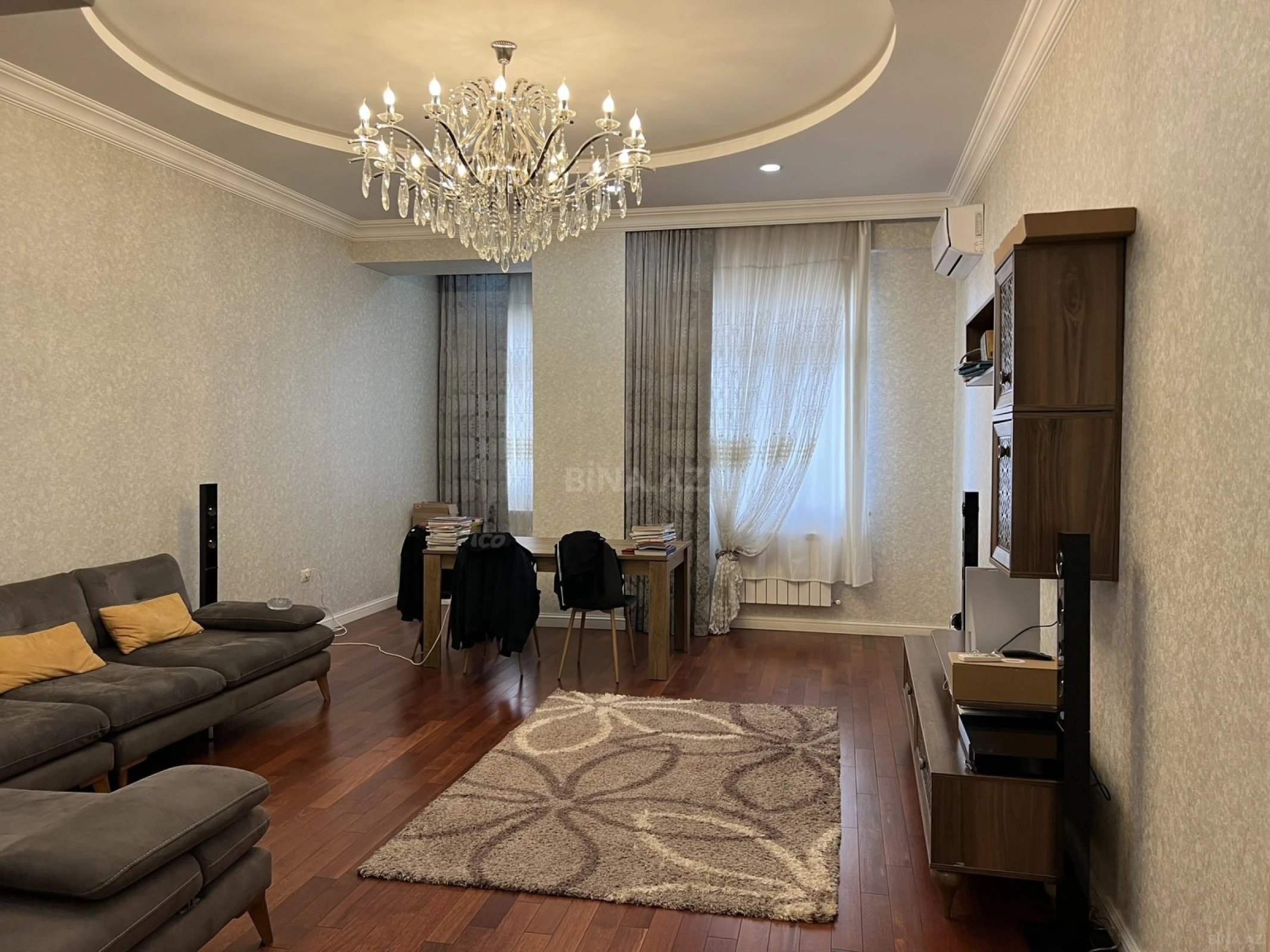 Kirayə verilir 3 otaqlı mənzil 138 m²