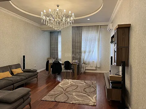 Kirayə verilir 3 otaqlı mənzil 138 m²