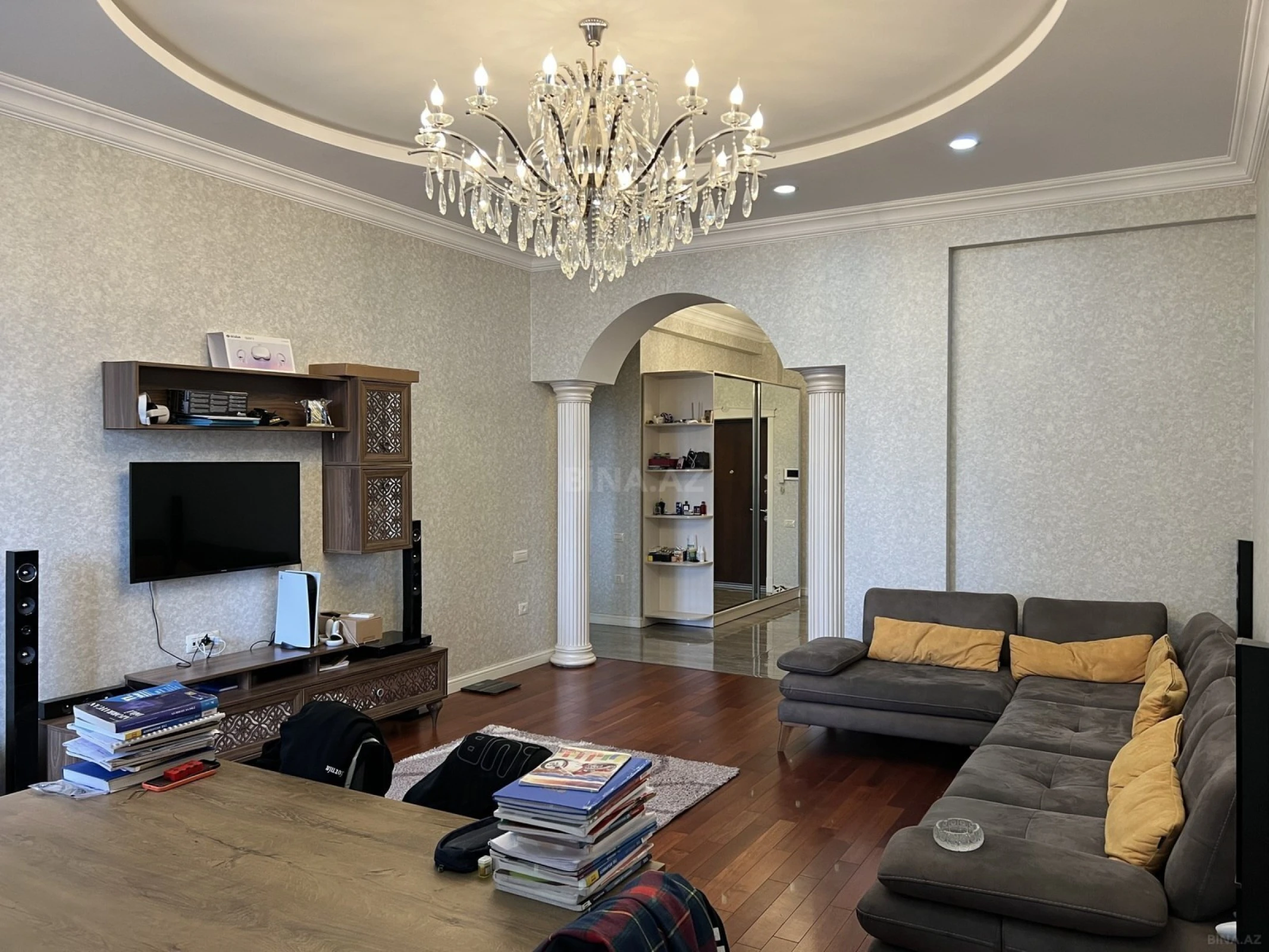 Kirayə verilir 3 otaqlı mənzil 138 m²