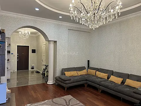 Kirayə verilir 3 otaqlı mənzil 138 m²