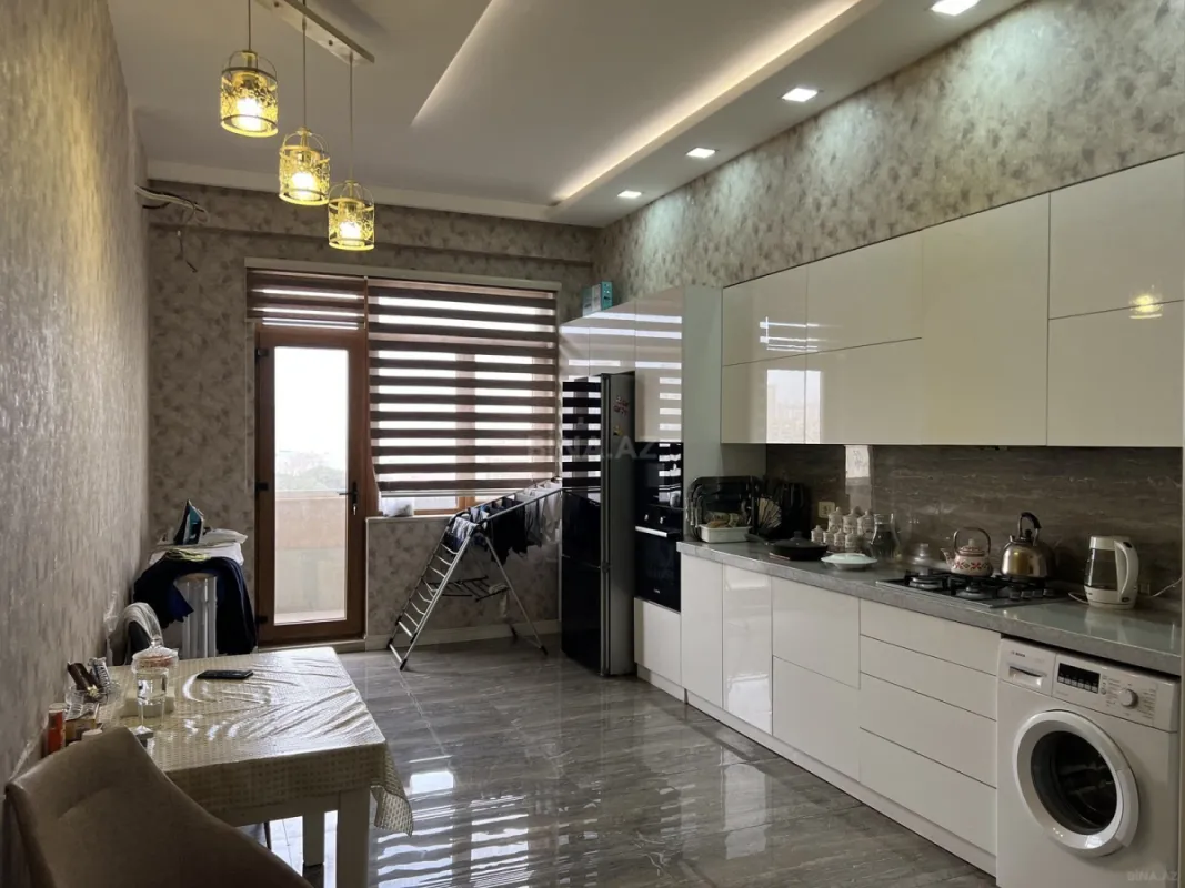 Kirayə verilir 3 otaqlı mənzil 138 m²