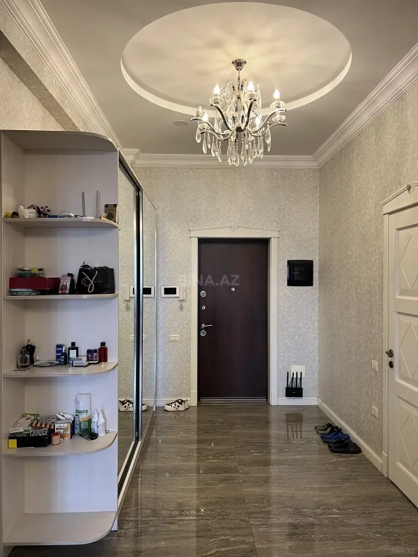 Kirayə verilir 3 otaqlı mənzil 138 m²