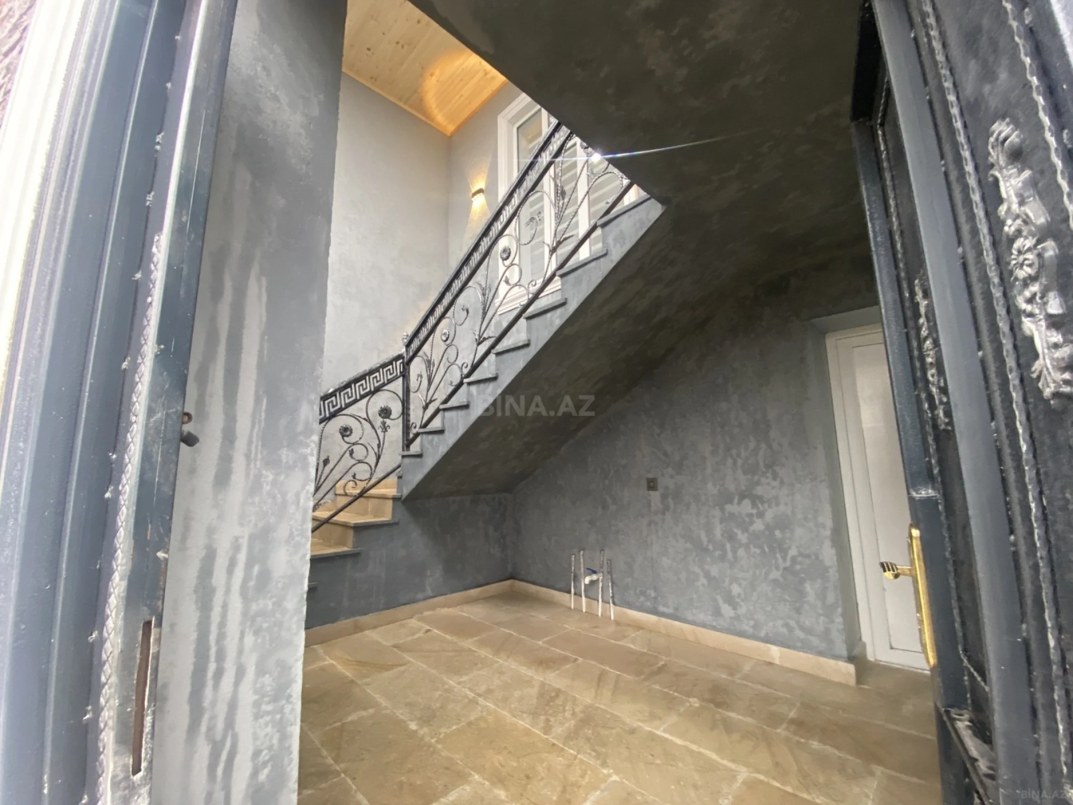 Satılır 5 otaqlı həyət evi 140 m²