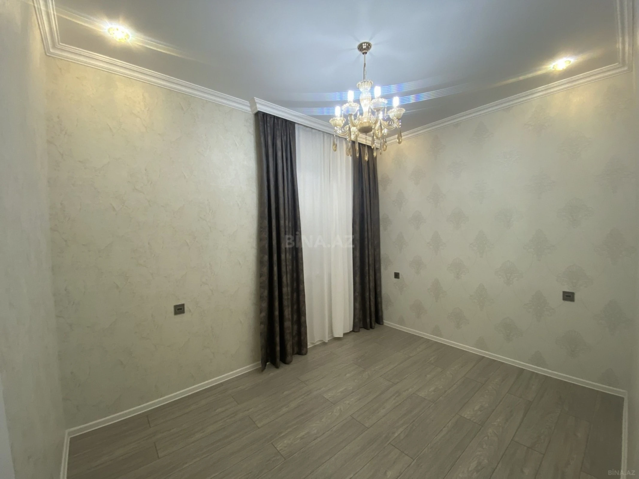 Satılır 5 otaqlı həyət evi 140 m²