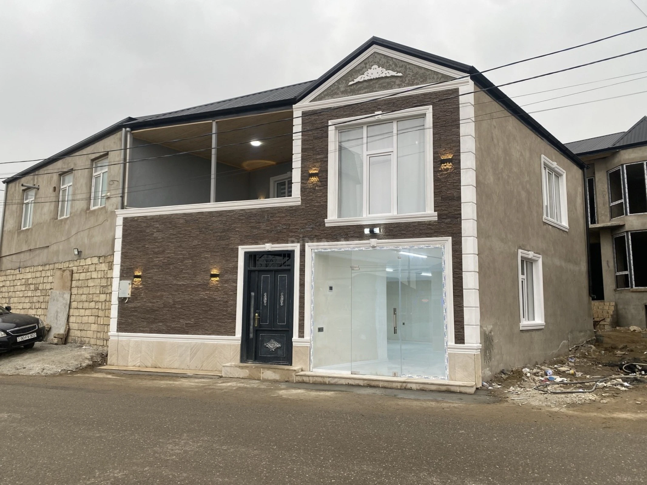 Satılır 5 otaqlı həyət evi 140 m²