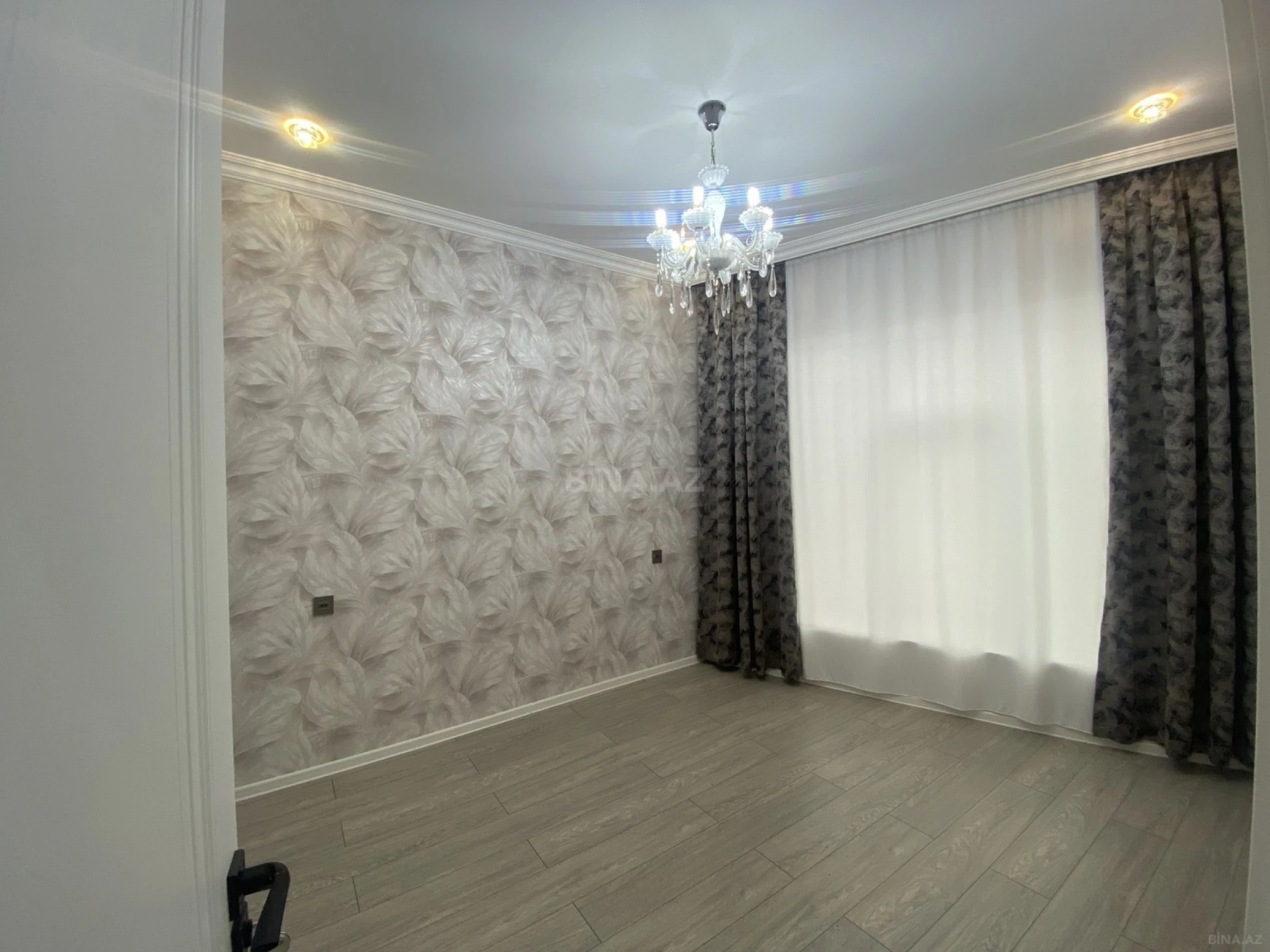 Satılır 5 otaqlı həyət evi 140 m²