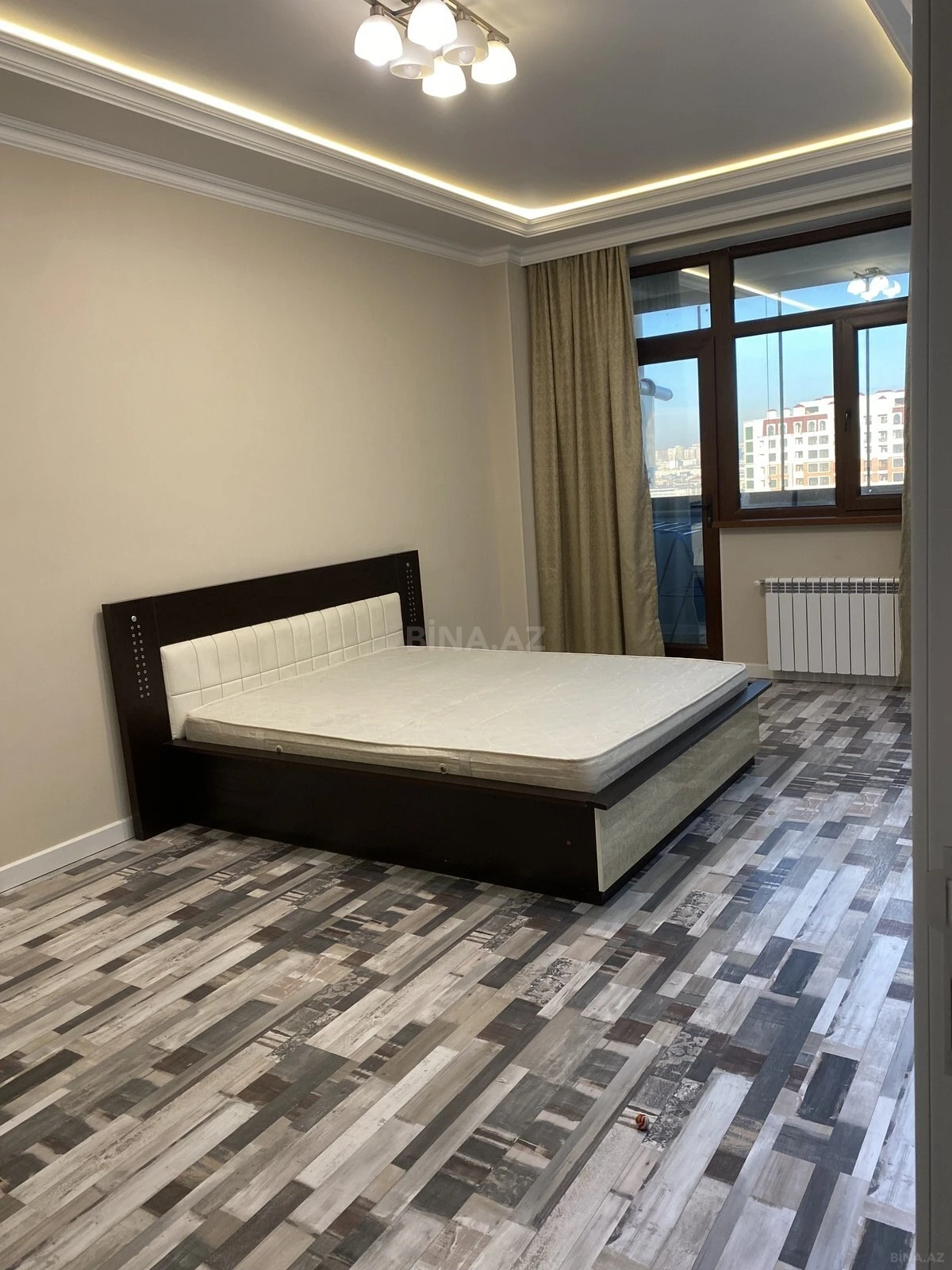 Satılır 2 otaqlı mənzil 96 m²