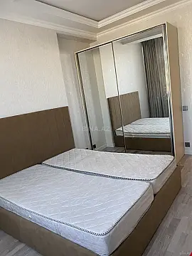 Satılır 2 otaqlı mənzil 96 m²