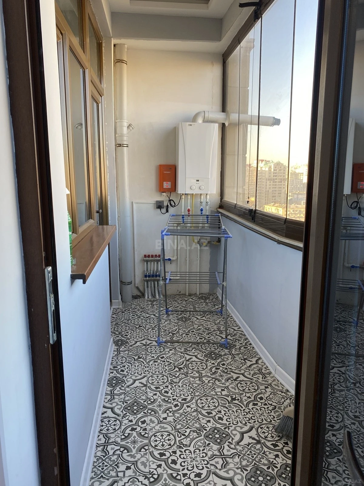 Satılır 2 otaqlı mənzil 96 m²