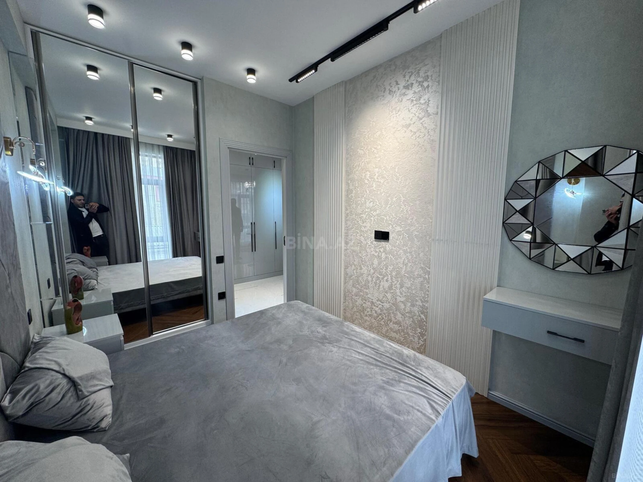 Kirayə verilir 2 otaqlı mənzil 60 m²