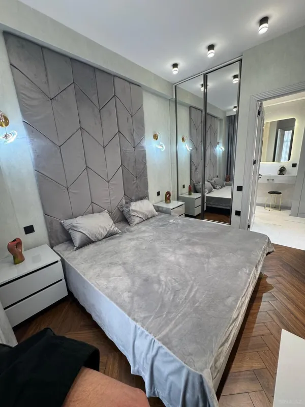 Kirayə verilir 2 otaqlı mənzil 60 m²