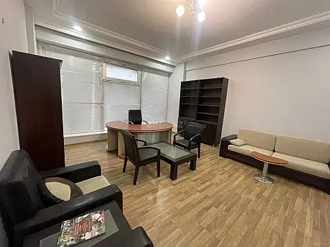 Kirayə verilir 3 otaqlı ofis 100 m²