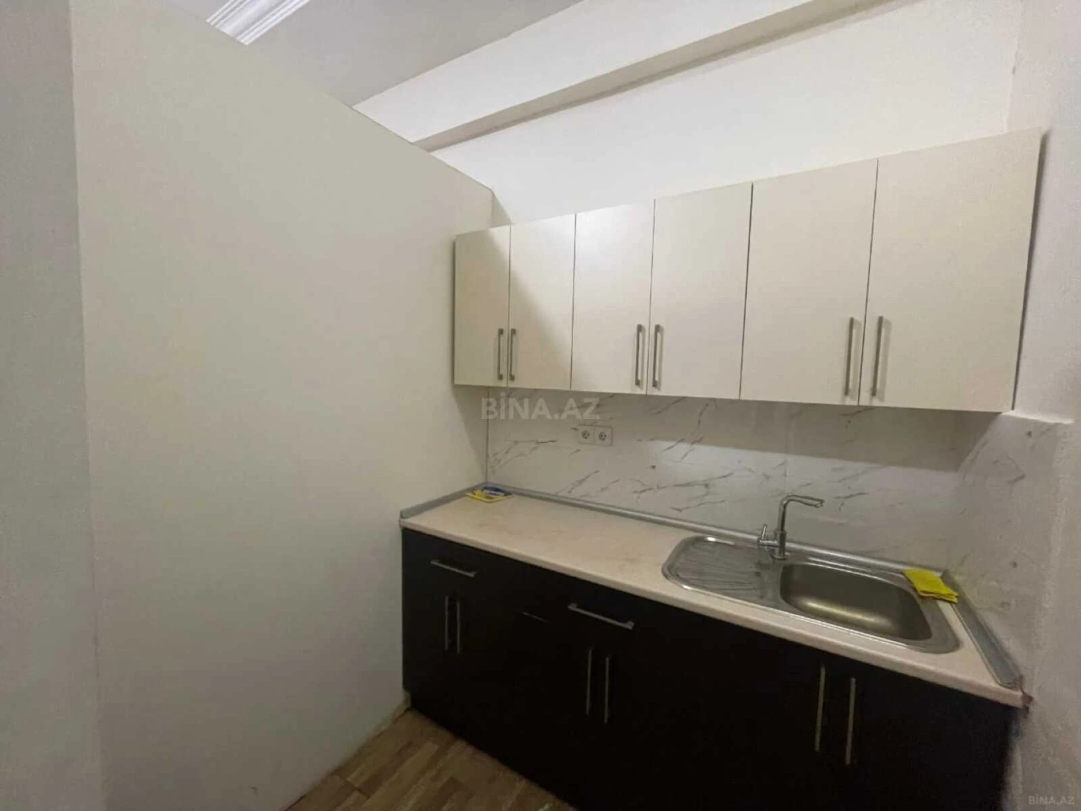 Kirayə verilir 3 otaqlı ofis 100 m²