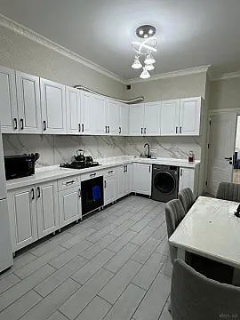 Kirayə verilir 2 otaqlı mənzil 95 m²