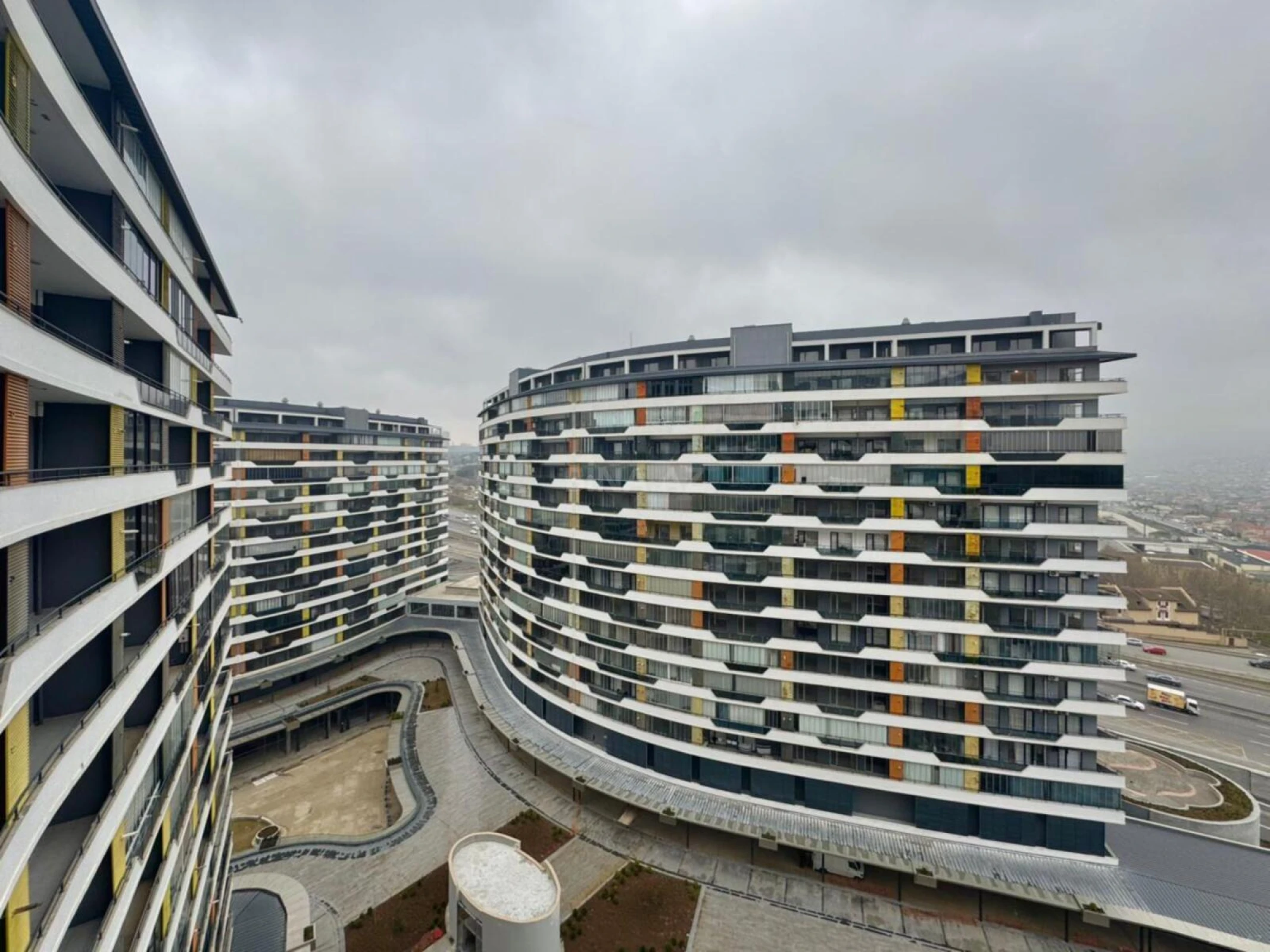 Satılır 2 otaqlı mənzil 90 m²