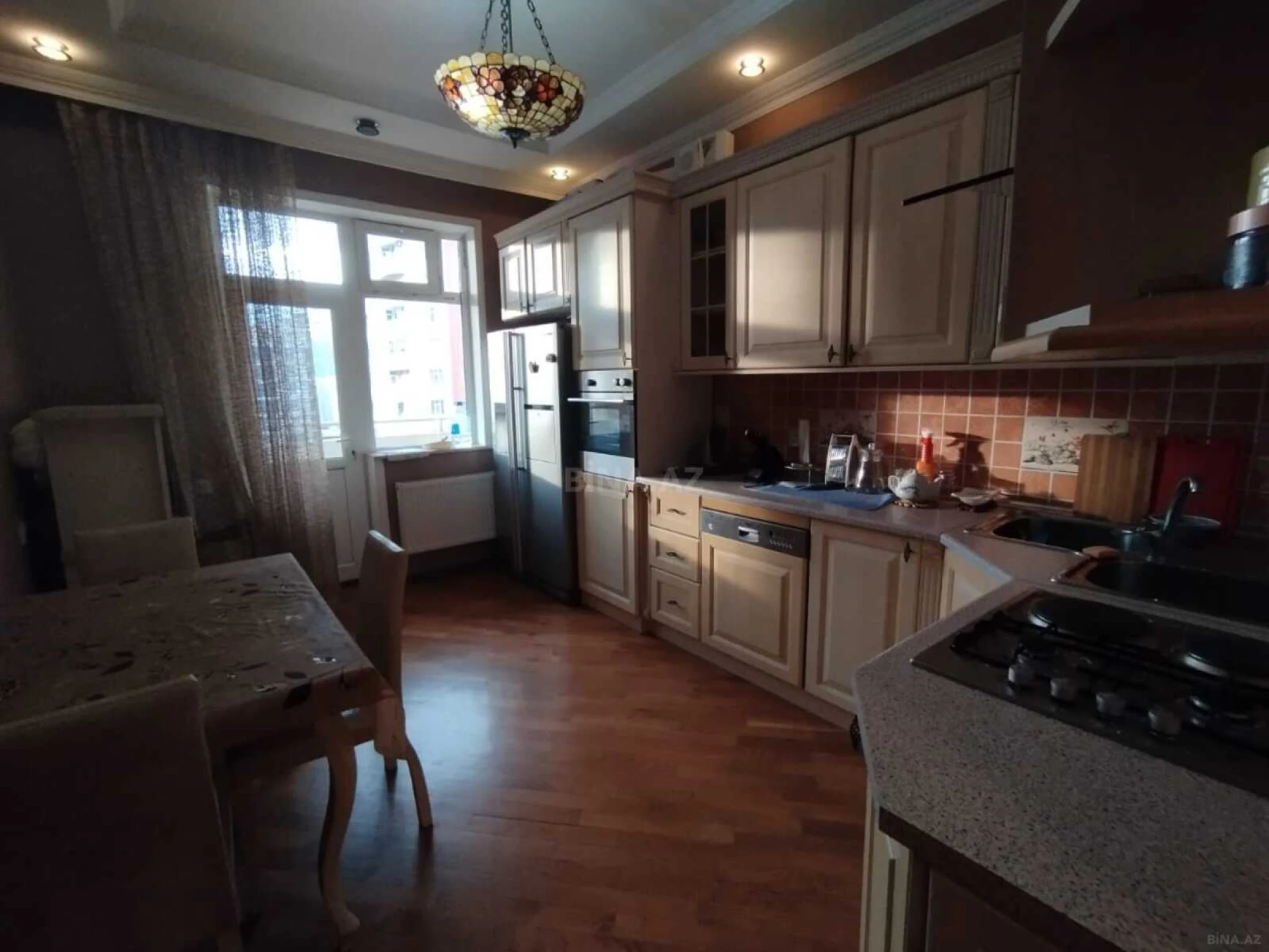 Kirayə verilir 3 otaqlı mənzil 105 m²