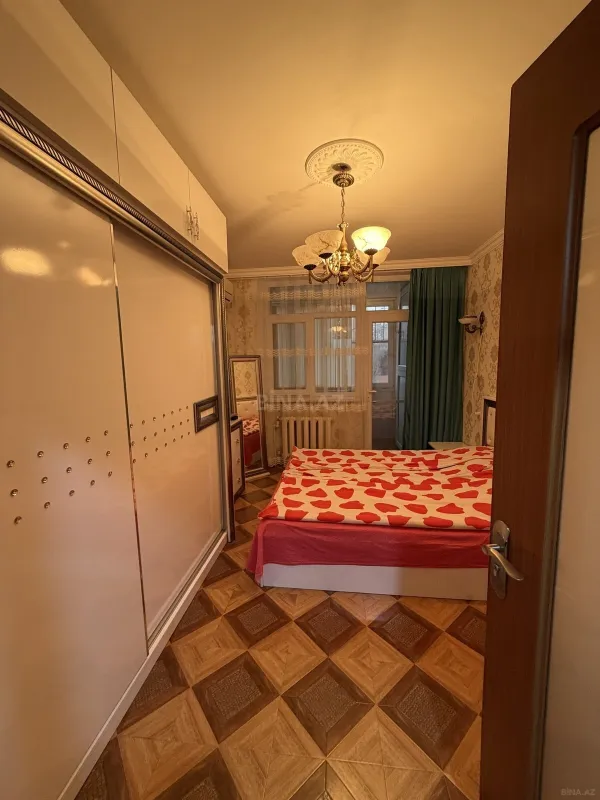 Satılır 4 otaqlı mənzil 100 m²