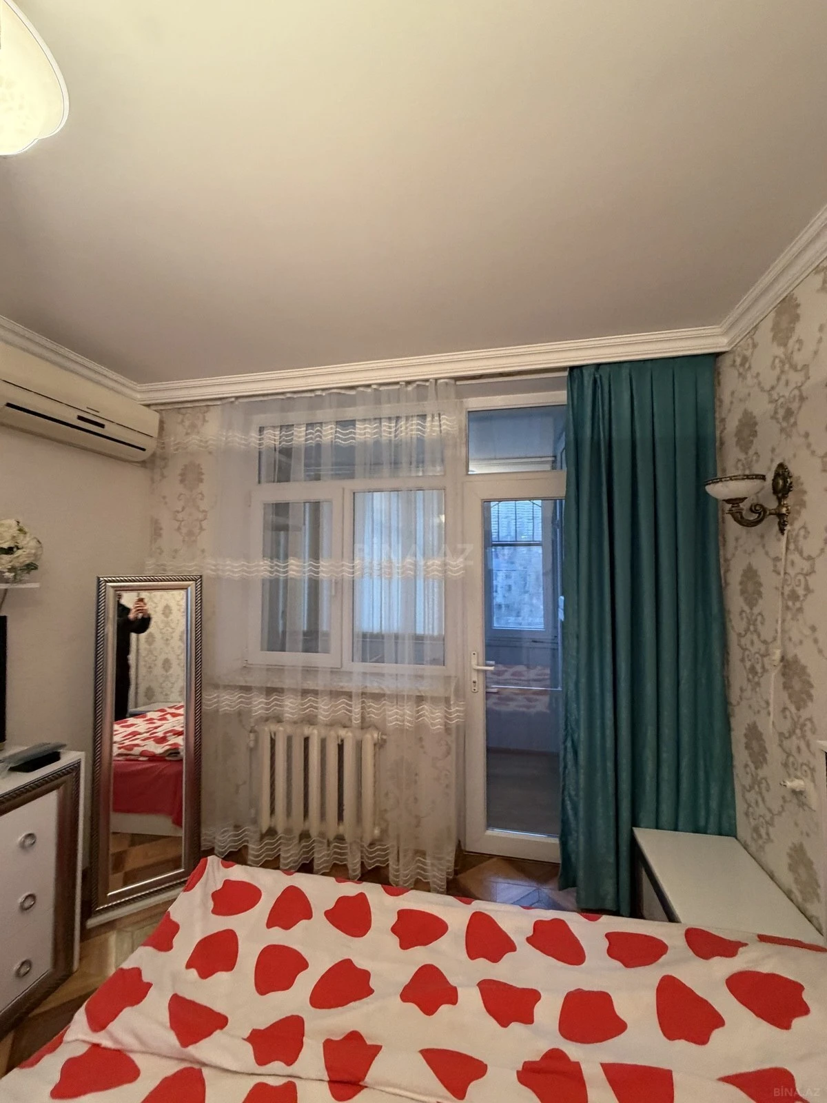 Satılır 4 otaqlı mənzil 100 m²