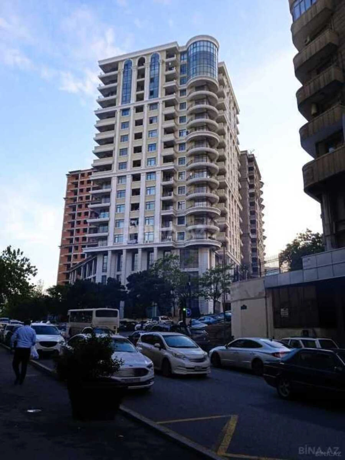 Satılır 3 otaqlı mənzil 109.2 m²