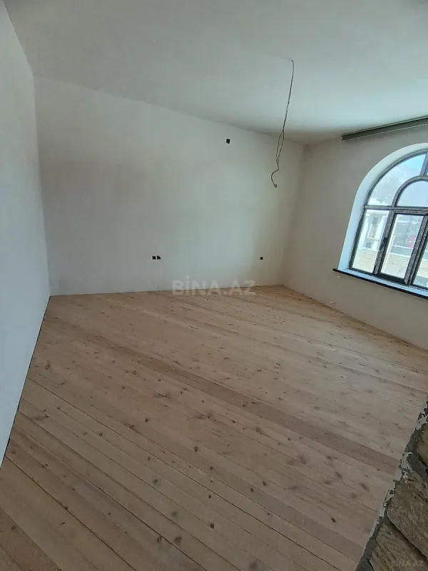 Satılır 6 otaqlı həyət evi 167 m²