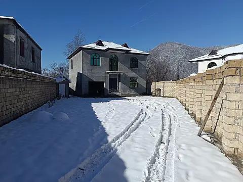 Satılır 6 otaqlı həyət evi 167 m²