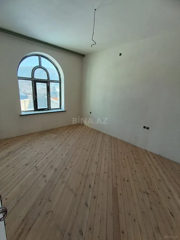 Satılır 6 otaqlı həyət evi 167 m²