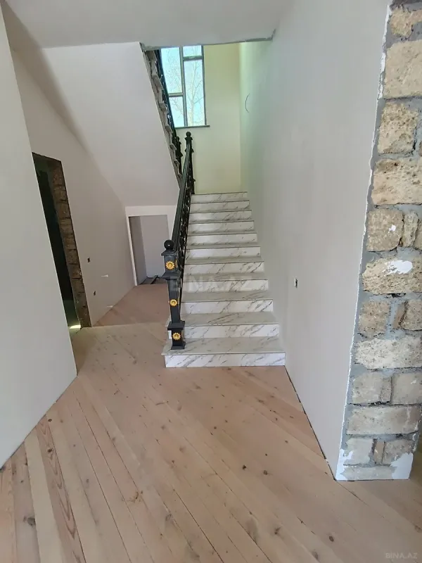 Satılır 6 otaqlı həyət evi 167 m²