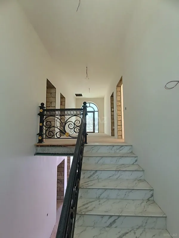 Satılır 6 otaqlı həyət evi 167 m²