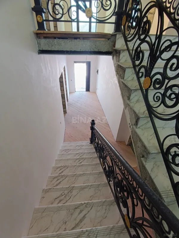 Satılır 6 otaqlı həyət evi 167 m²