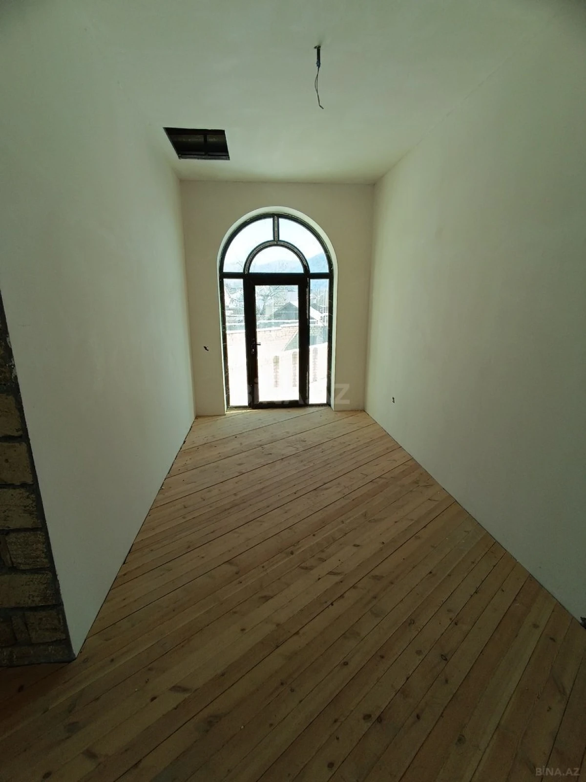 Satılır 6 otaqlı həyət evi 167 m²