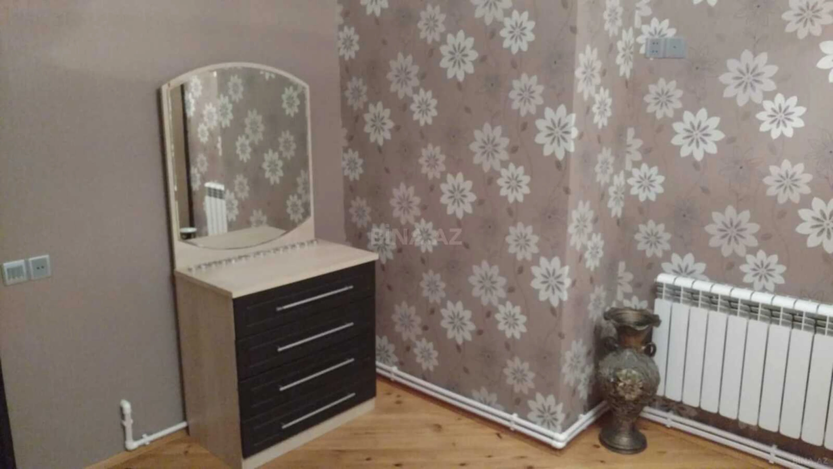 Satılır 2 otaqlı mənzil 70 m²