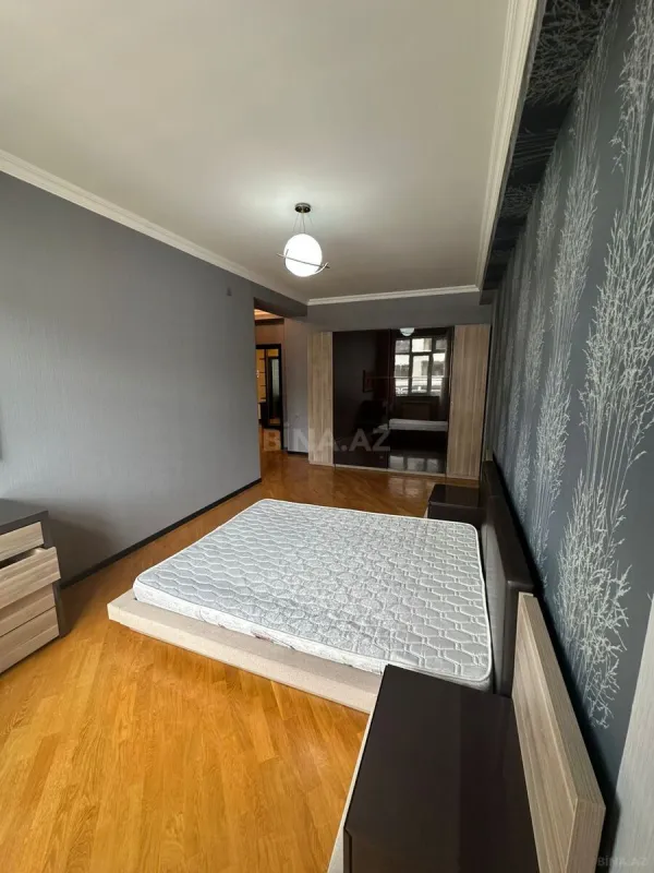 Kirayə verilir 2 otaqlı mənzil 90 m²