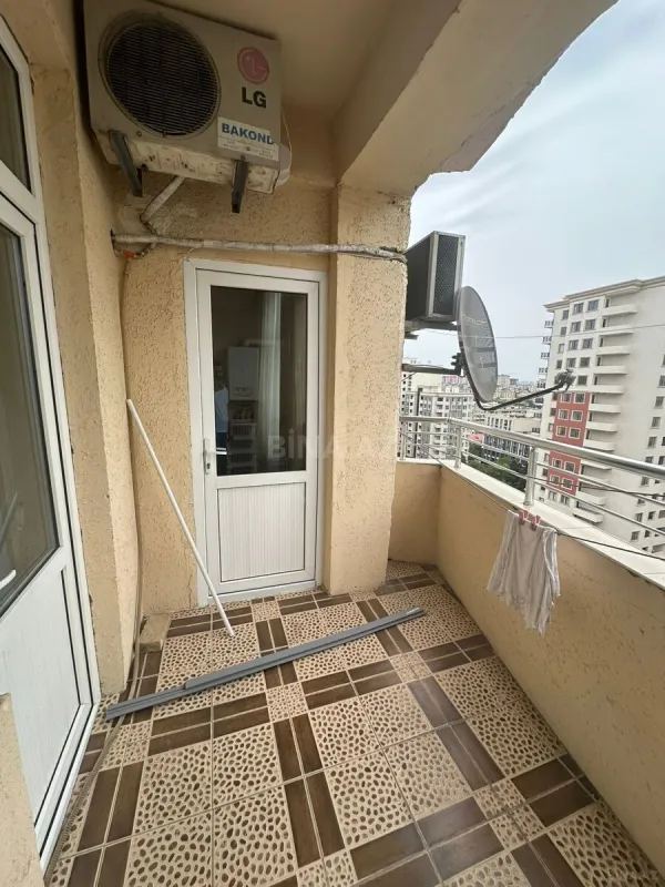 Kirayə verilir 2 otaqlı mənzil 90 m²