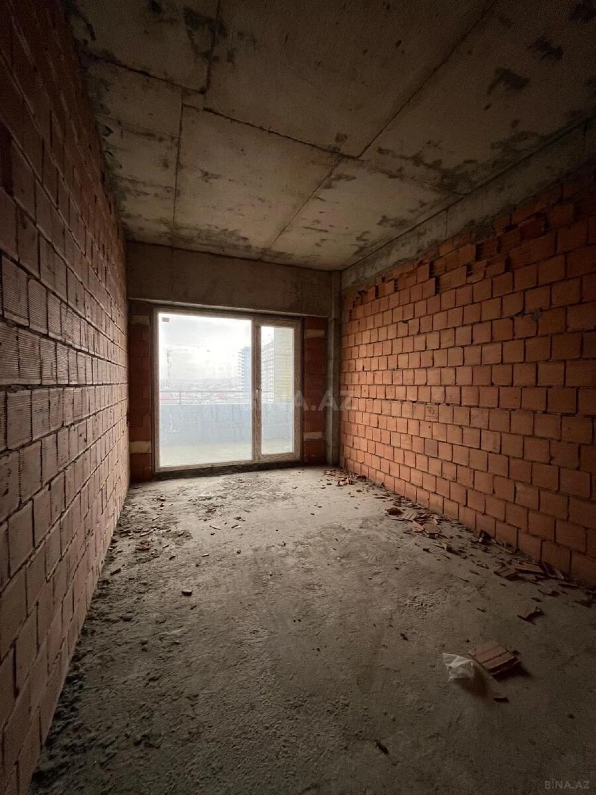 Satılır 3 otaqlı mənzil 113 m²