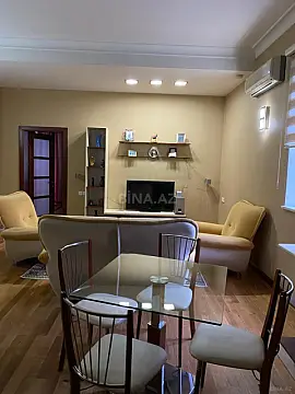 Kirayə verilir 2 otaqlı mənzil 70 m²