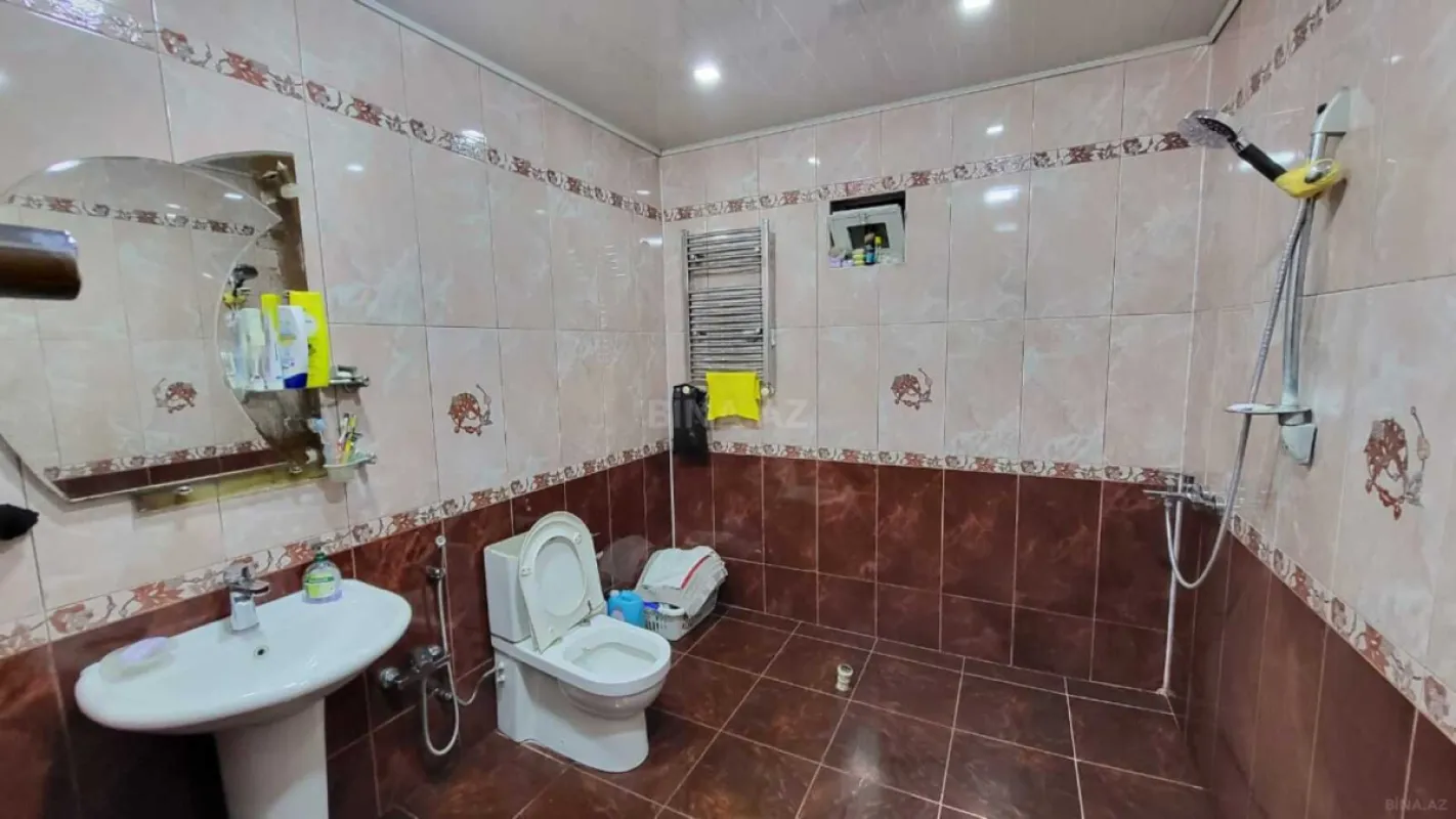 Satılır 7 otaqlı həyət evi 220 m²