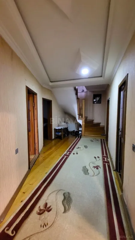 Satılır 7 otaqlı həyət evi 220 m²