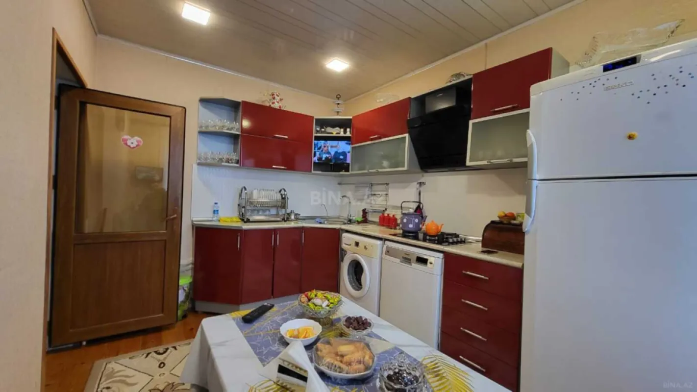 Satılır 7 otaqlı həyət evi 220 m²