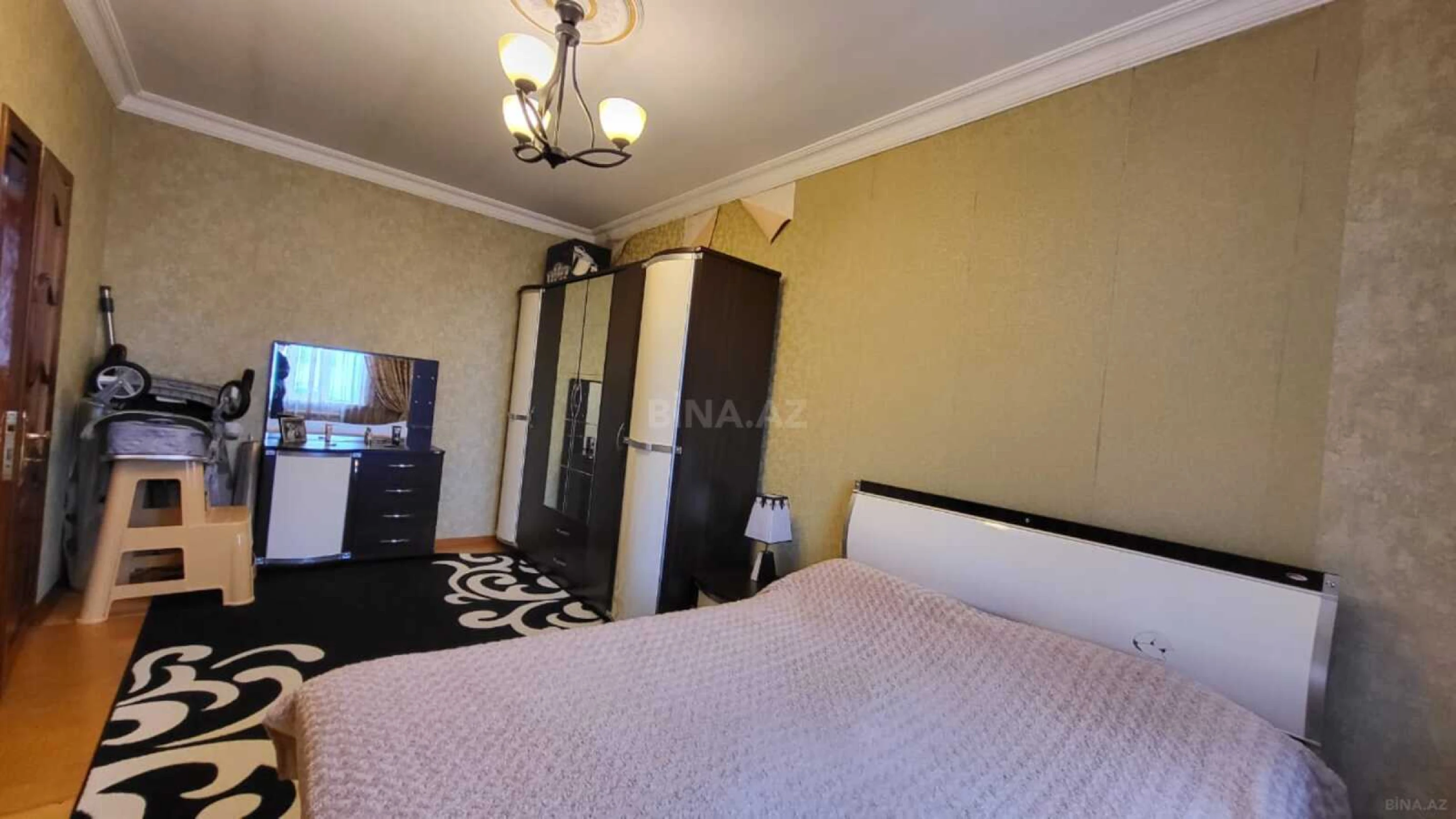 Satılır 7 otaqlı həyət evi 220 m²