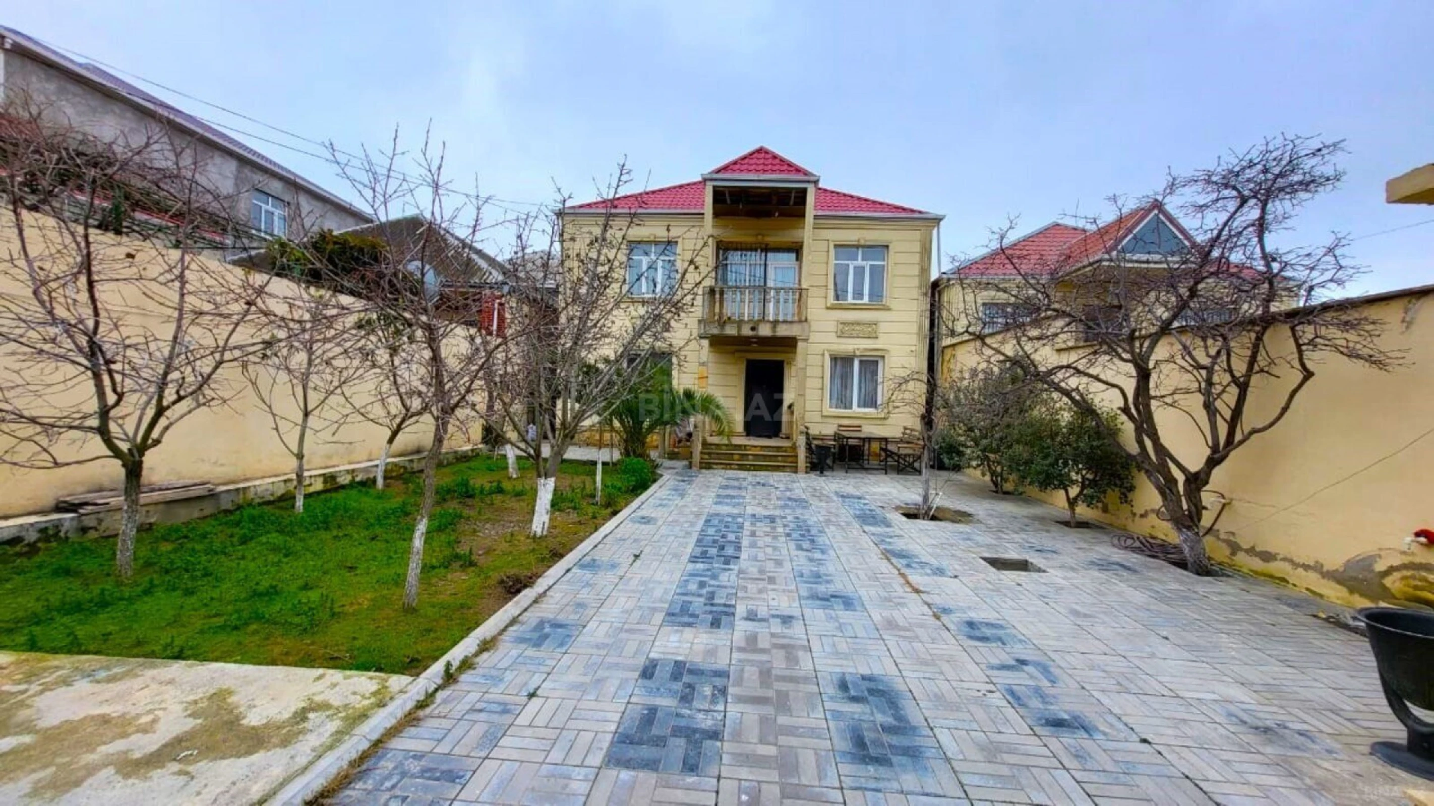 Satılır 7 otaqlı həyət evi 220 m²