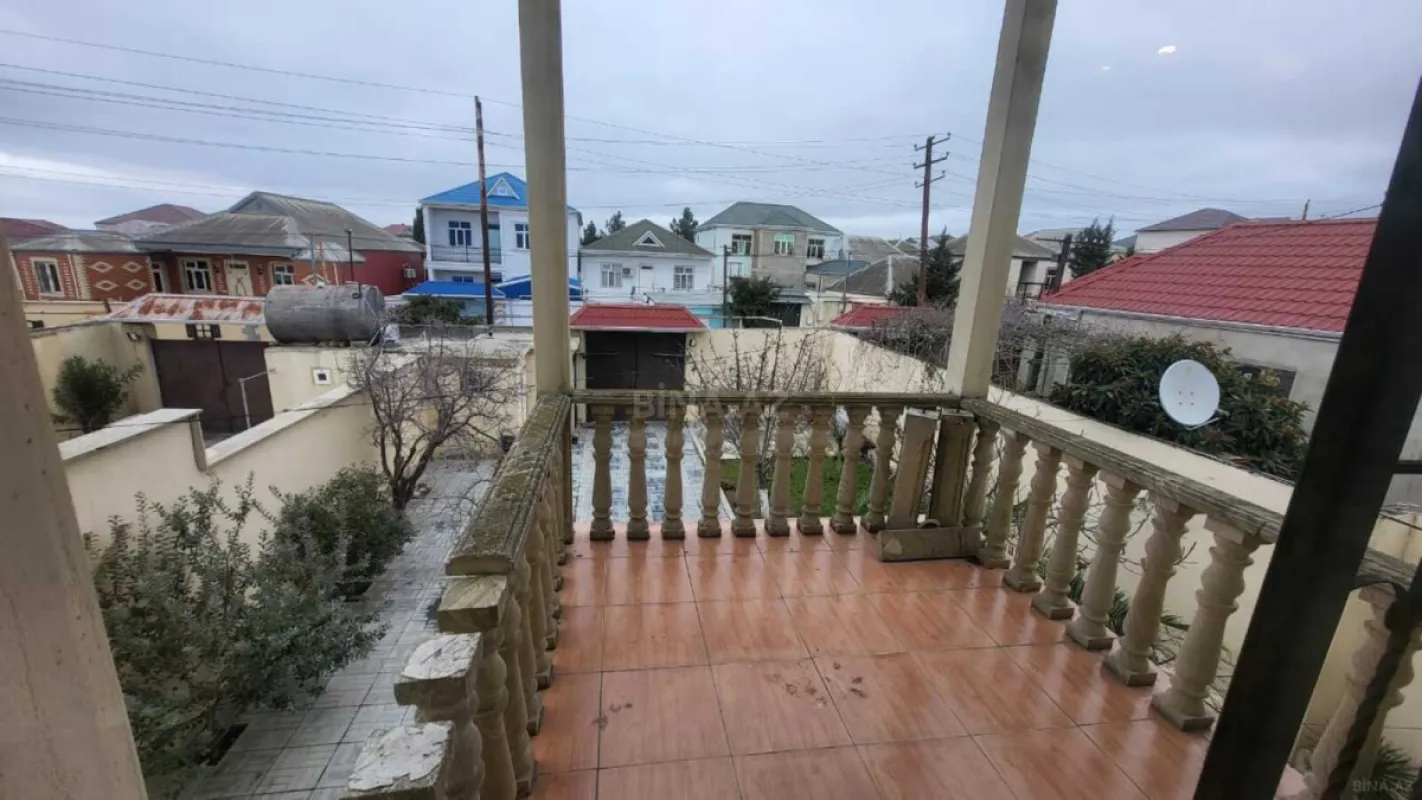 Satılır 7 otaqlı həyət evi 220 m²